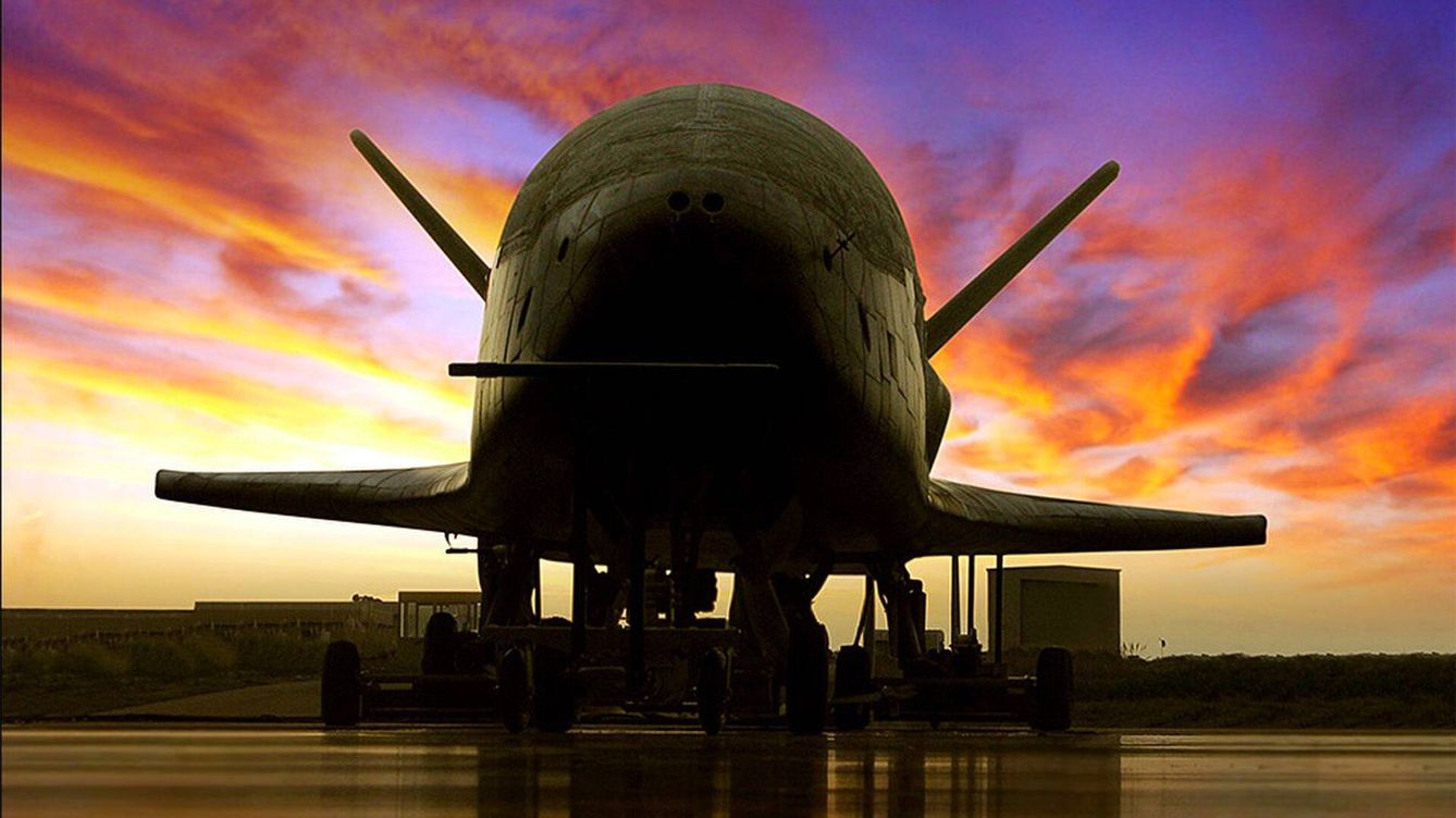 Foto: Una imagen del transbordador militar X-37B de los EEUU que inspiró la nave China. (Boeing)