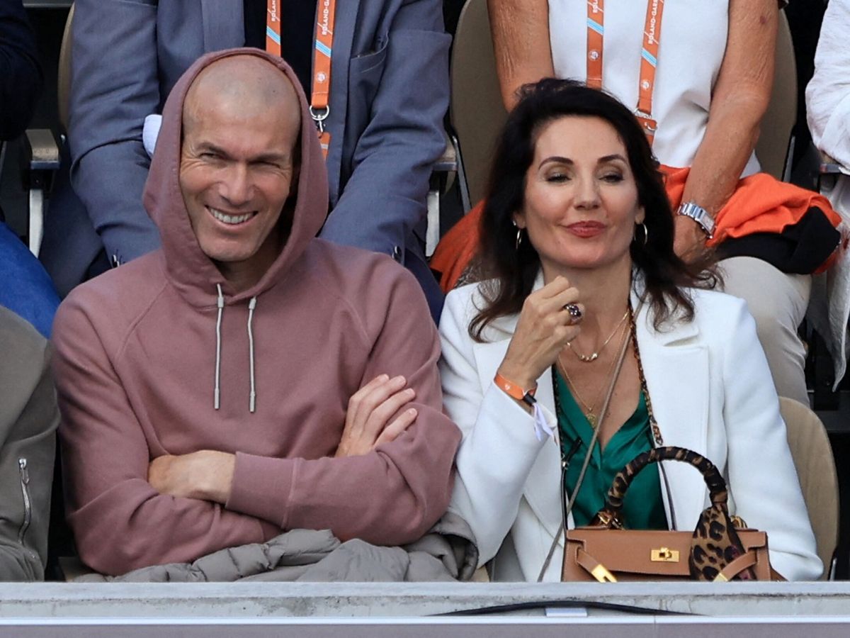 Foto: Zidane y su mujer Veronique en un partido de Roland Garros. (Reuters/Pascal Rossignol)