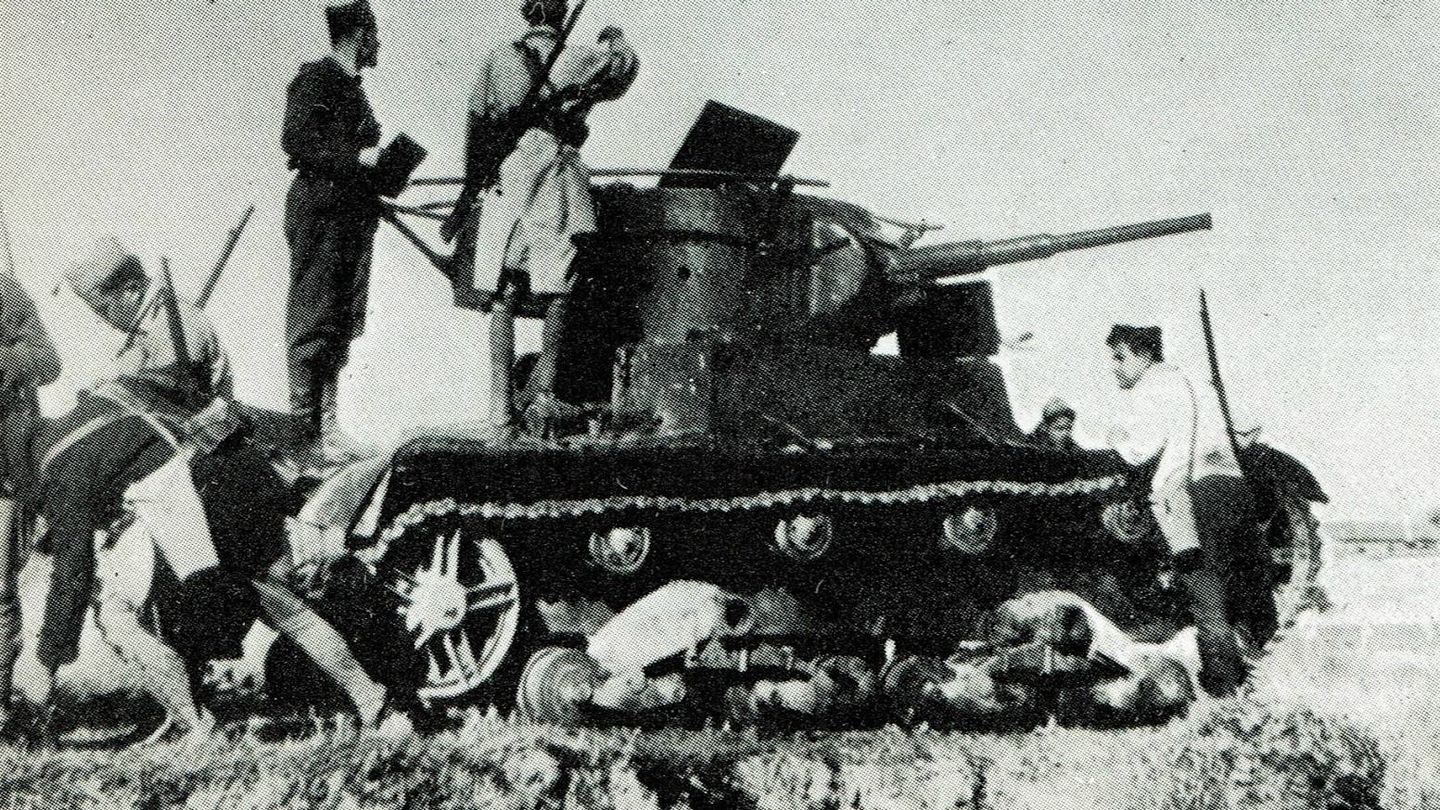 Tanque C.C. T-26 soviético apresado por los nacionales