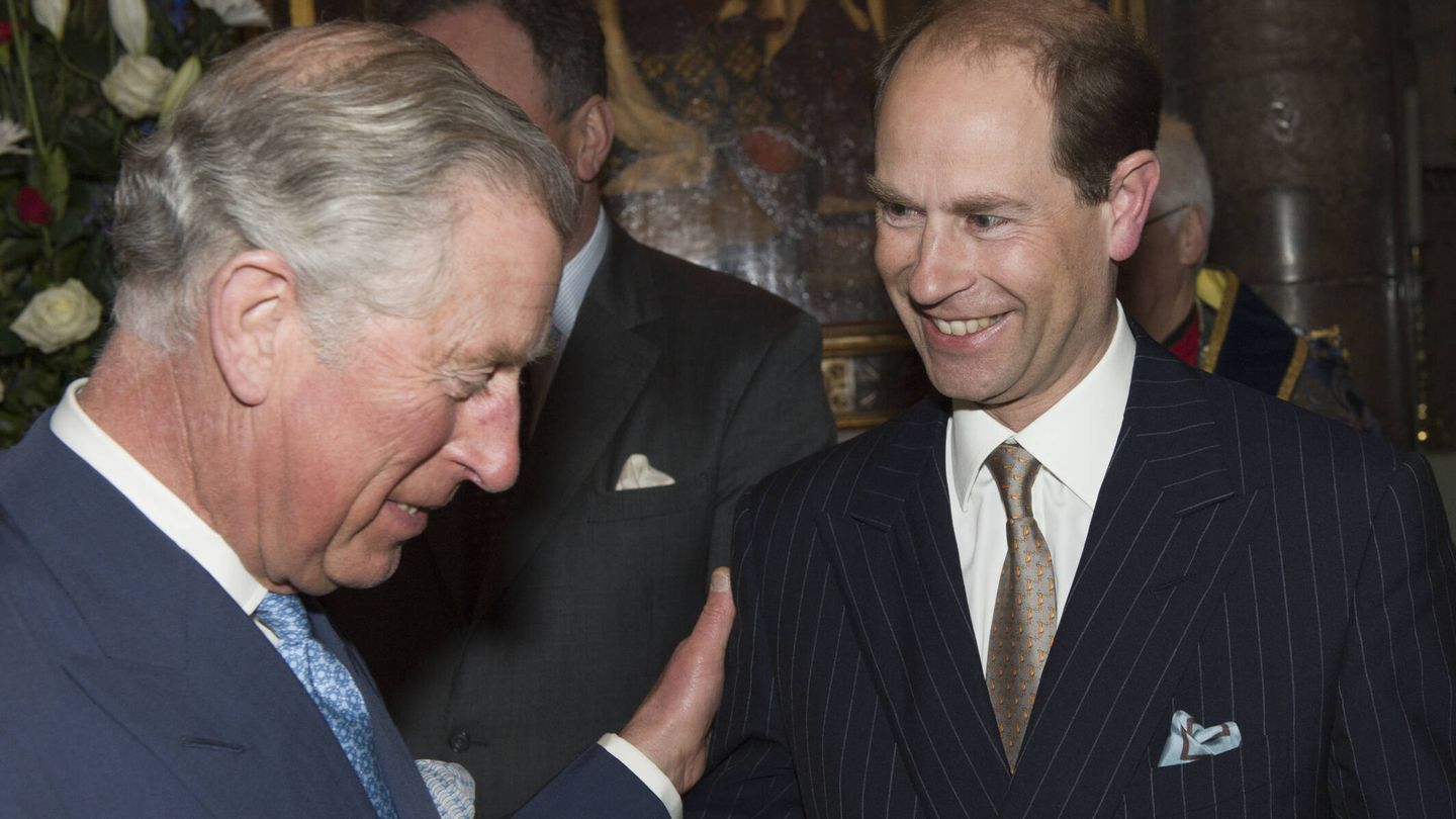 El príncipe Carlos y el príncipe Eduardo, en una imagen de archivo. (Getty)