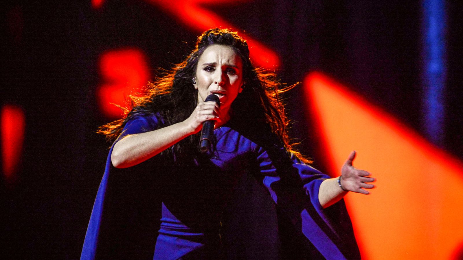 Foto: Jamala durante su actuación que ganó el pasado Eurovisión