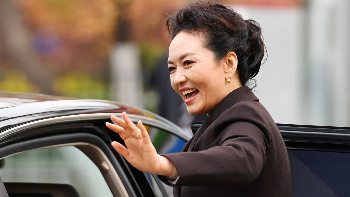 Retazos de Peng Liyuan, la prima dama china: iPhone, censura y otras polémicas