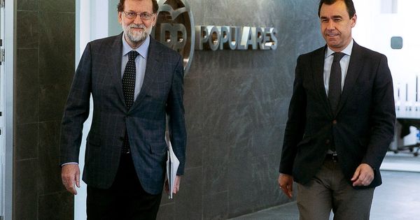 Foto: Mariano Rajoy y el coordinador general del PP, Fernando Martínez-Maillo, el pasado 13 de noviembre en Génova. (EFE)