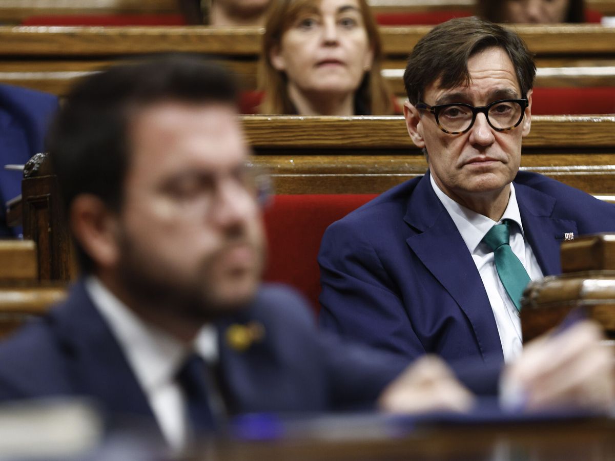 Foto: Salvador Illa en una sesión de control de Pere Aragonès en el Parlament (EFE).–