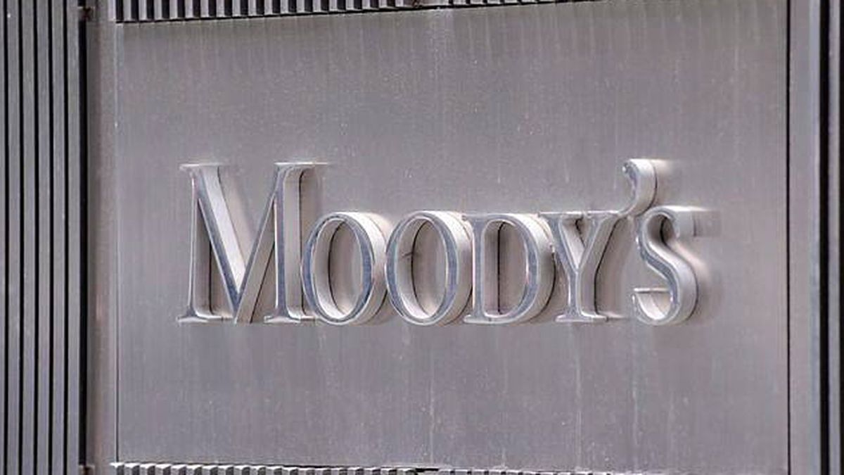 Moody's rebaja la perspectiva de la deuda española por la incertidumbre política