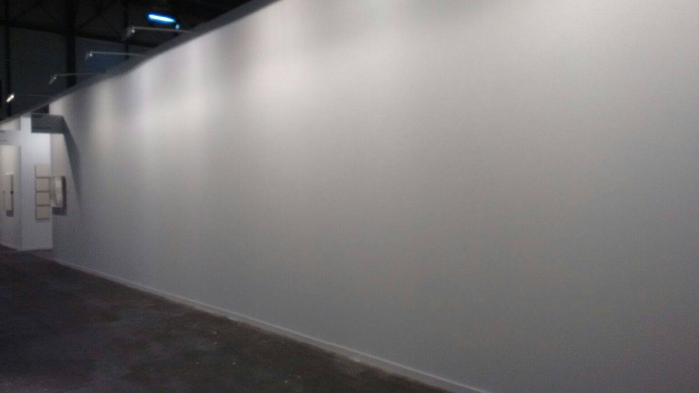 La pared en la que colgaba la obra de Sierra, ahora vacía (C.P)