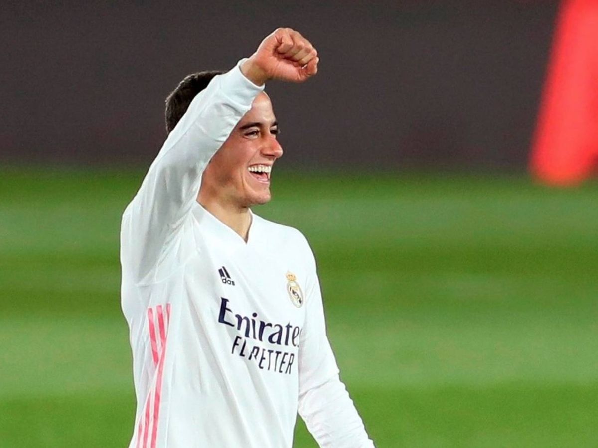 Foto: Lucas Vázquez, sonriente, durante un partido del Real Madrid.