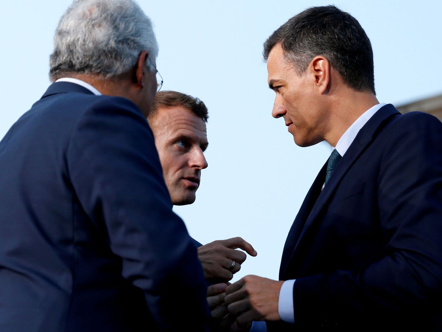 El primer ministro portugués y los presidentes francés y español, tres de los firmantes de la carta. (Reuters)