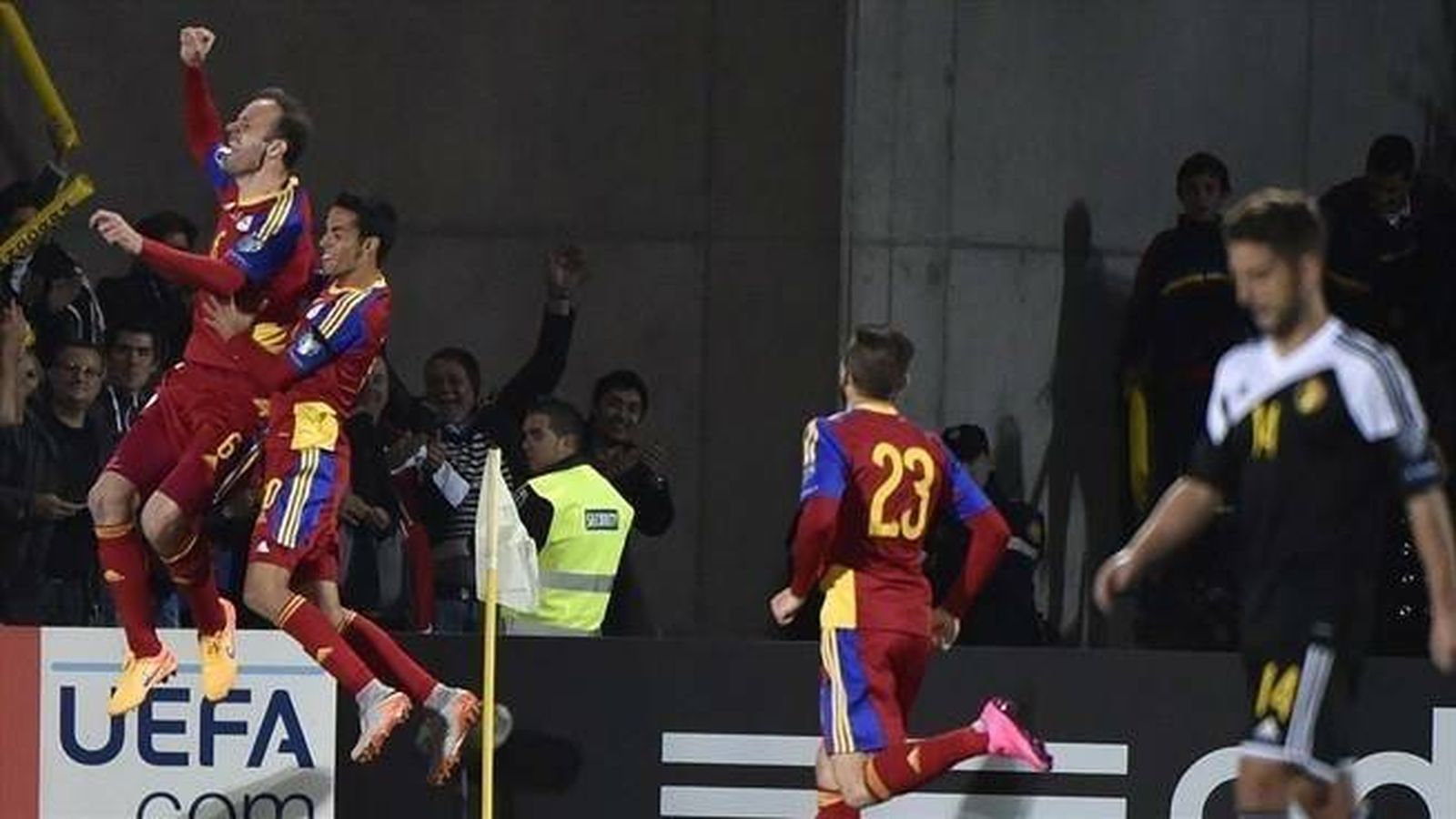 Foto: Lima celebra un gol a Bélgica. 