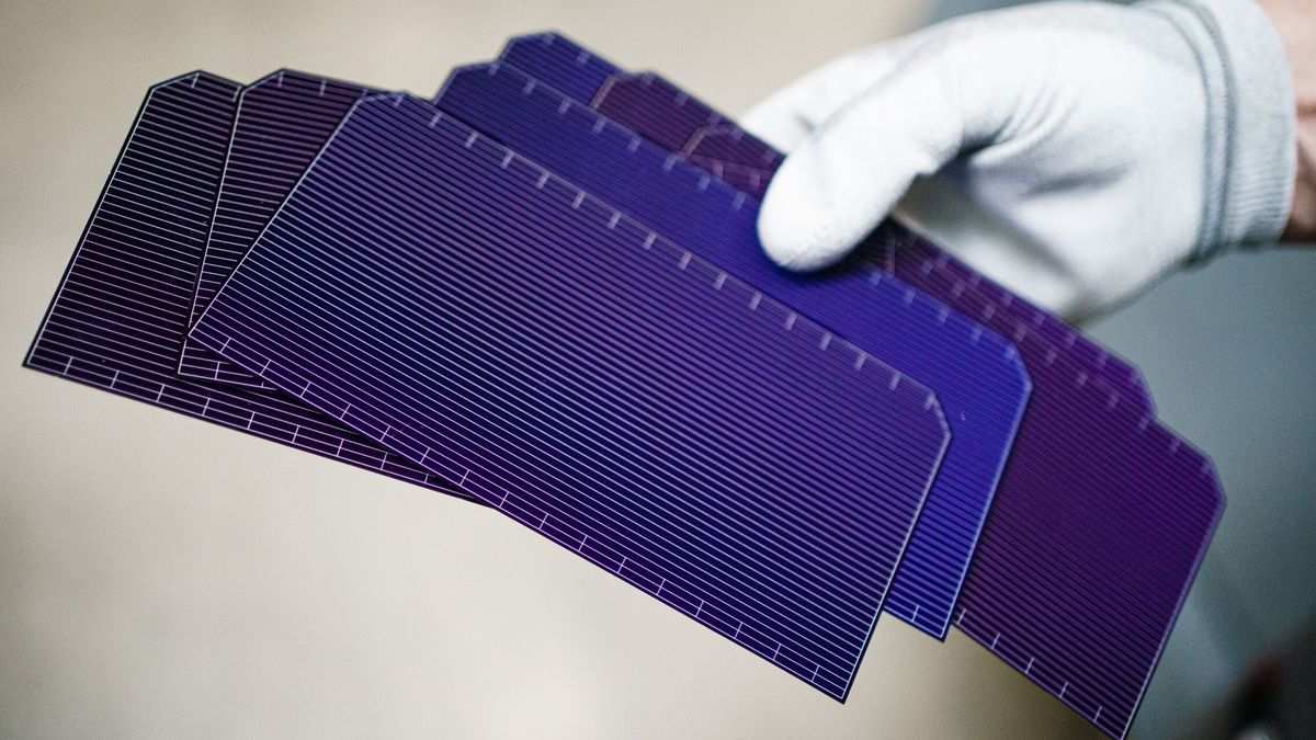 La nueva placa solar ultraeficiente que puede resolver el problema energético mundial