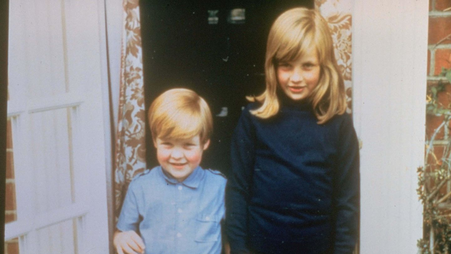 Charles Spencer y su hermana Diana. (Archivo)