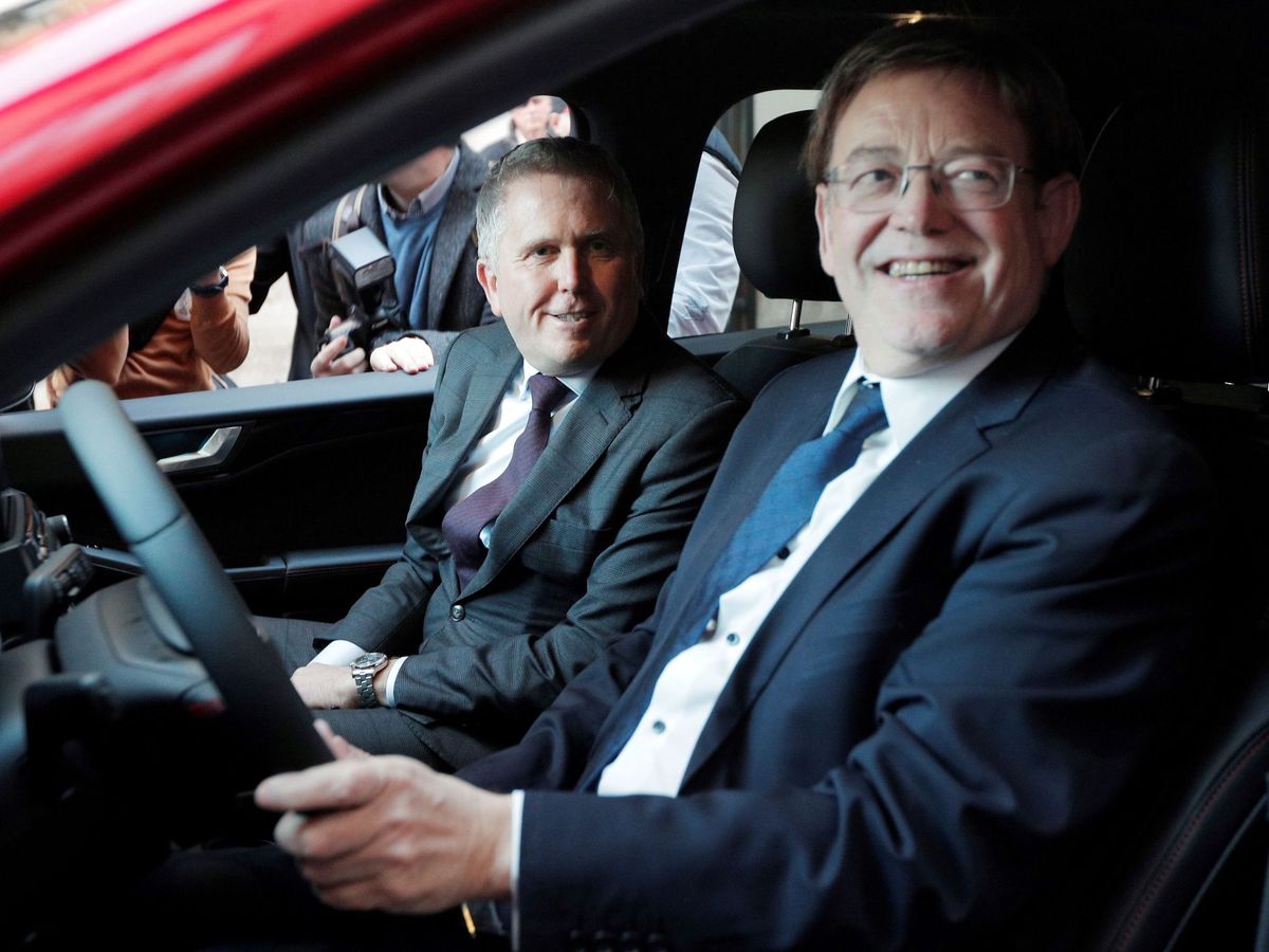 Foto: Ximo Puig y el presidente de Ford Europa, Stuart Rowley. (EFE) 