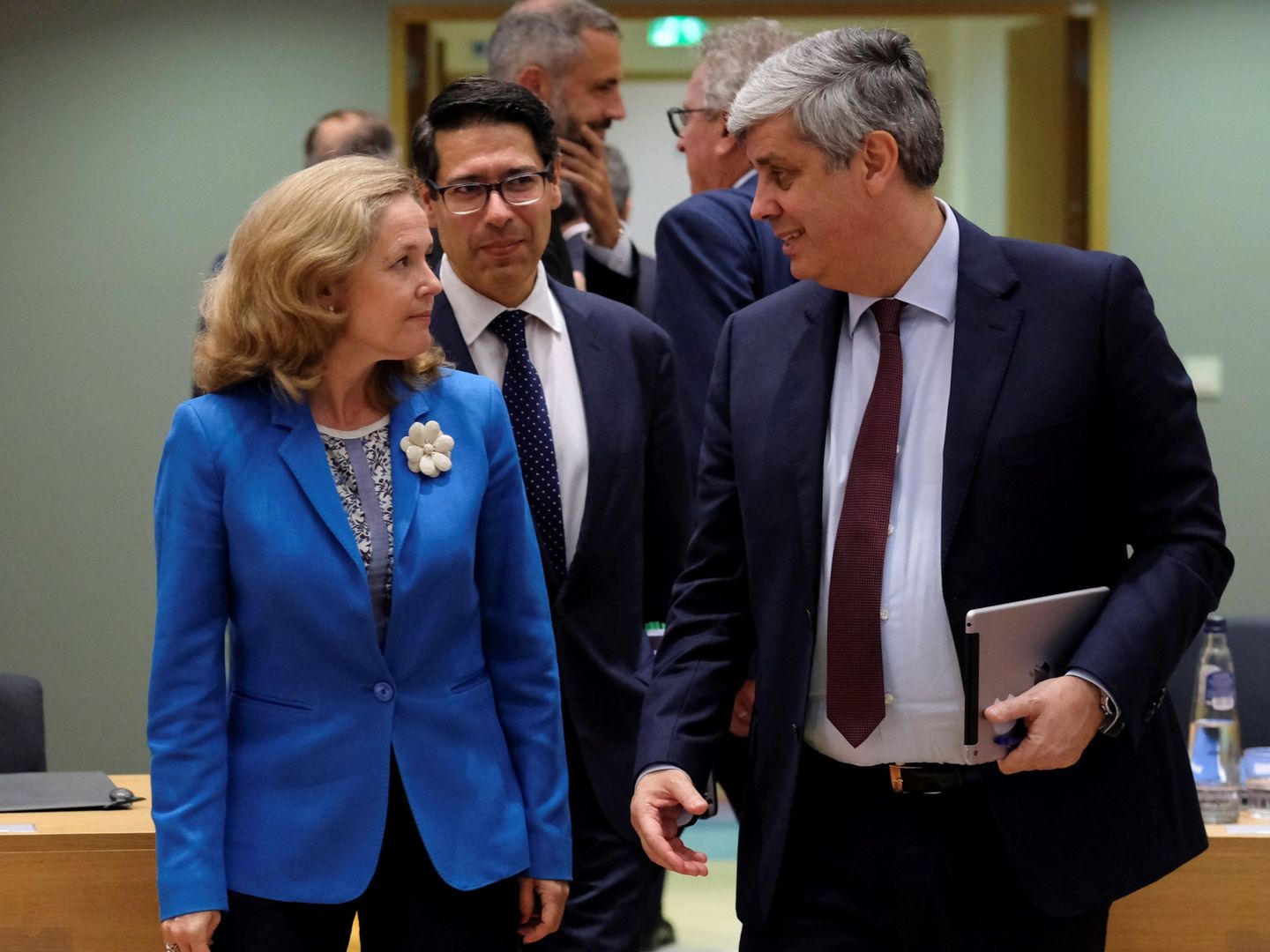 Nadia Calviño junto a Mario Centeno, en una reunión del Eurogrupo. (Reuters)
