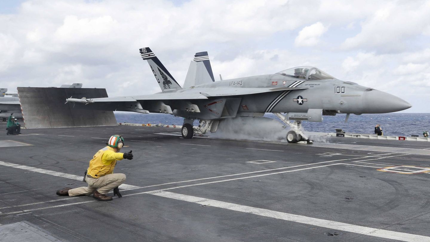 F/A-18E Super Hornet a punto de lanzarse (US Navy)