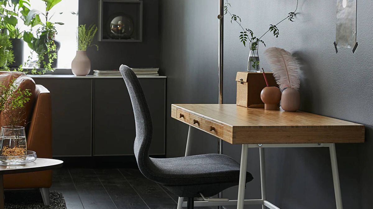 Casas pequeñas con espacio para todo con este escritorio de Ikea