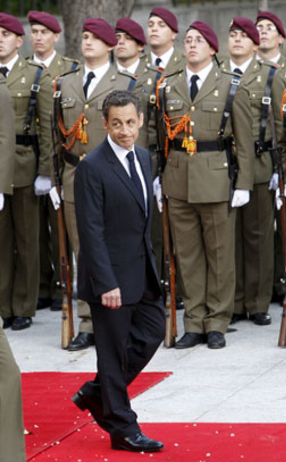 Foto: Sarkozy dice que es un "deber" que España forme parte del G-20
