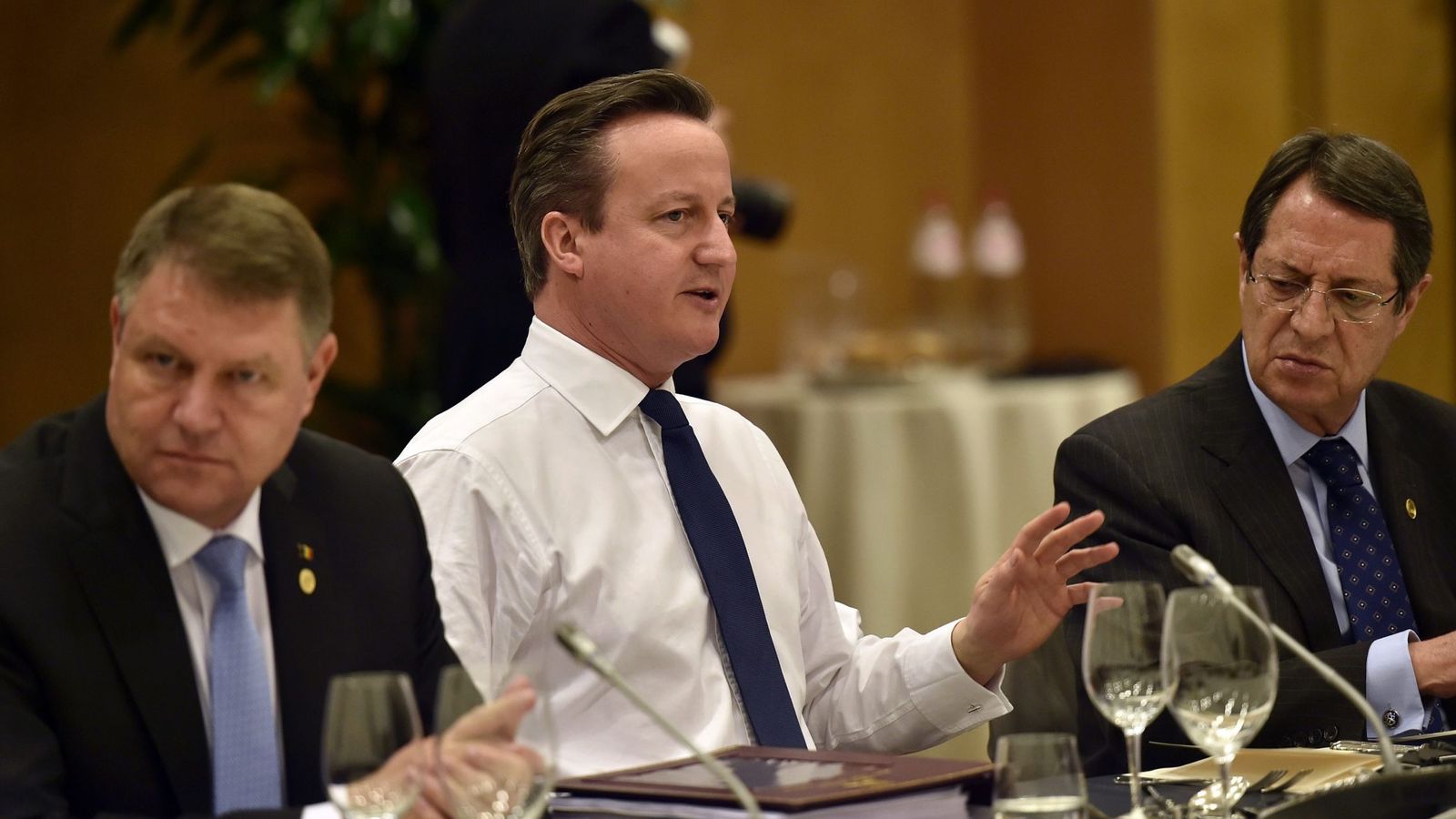 Foto: El primer ministro británico, David Cameron, durante las negociaciones en Bruselas. (EFE)