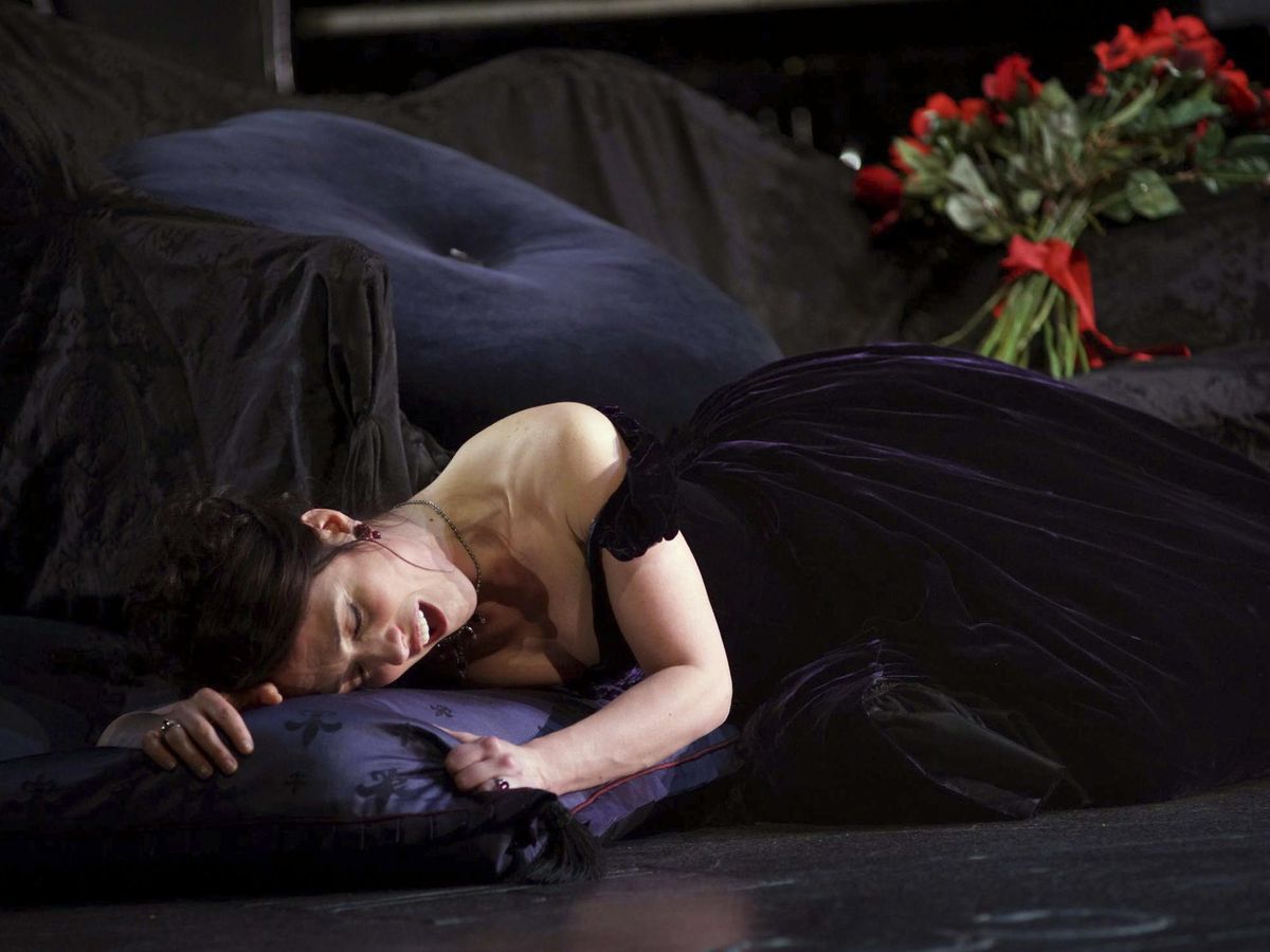 Foto: Foto de archivo de la representación de La Traviata en 2015 en el Teatro Real (EFE)