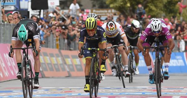 Foto: En la imagen, Caleb Ewan en el momento de ganar la séptima etapa del Giro. (EFE)