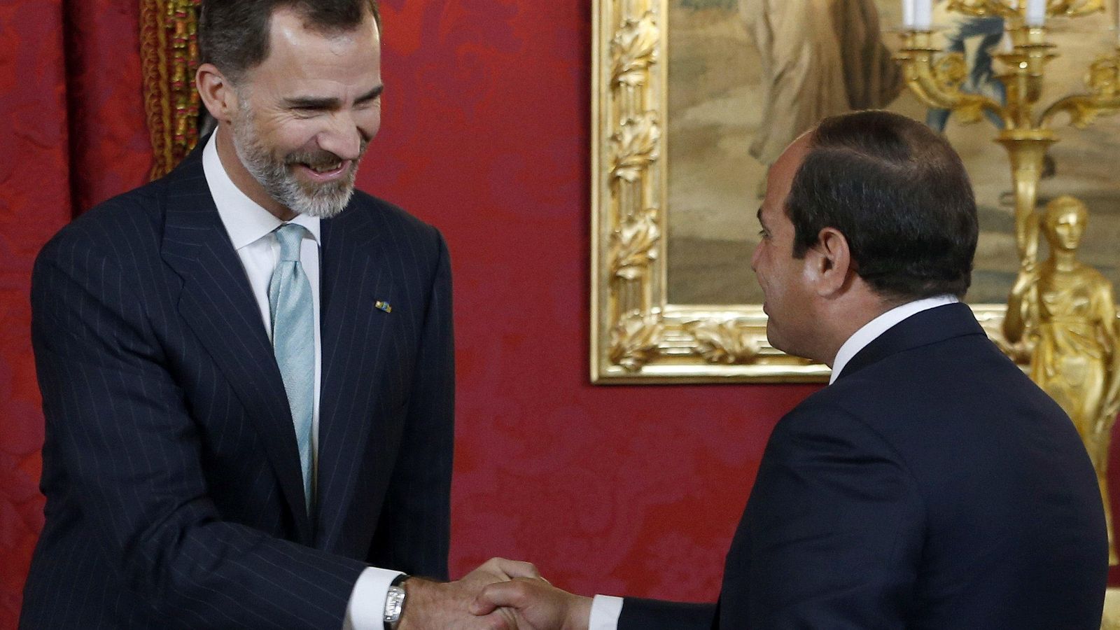 Foto: El Rey Felipe saluda al presidente de Egipto, Abdelfatah al Sisi (EFE)