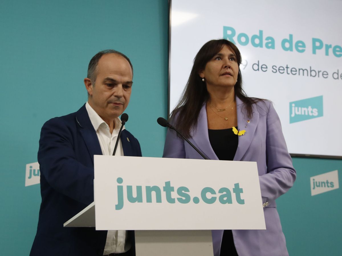 Foto:  El secretario general de JxCAT, Jordi Turull (i), y la presidenta del partido, Laura Borràs. (EFE/Marta Pérez)