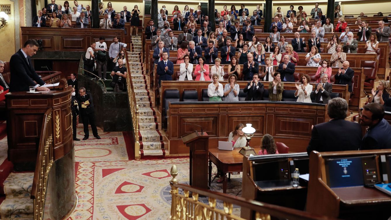 Foto: El presidente del Gobierno, Pedro Sánchez (i), interviene en el debate sobre el estado de la nación que comienza este martes en el Congreso. (EFE/Mariscal)