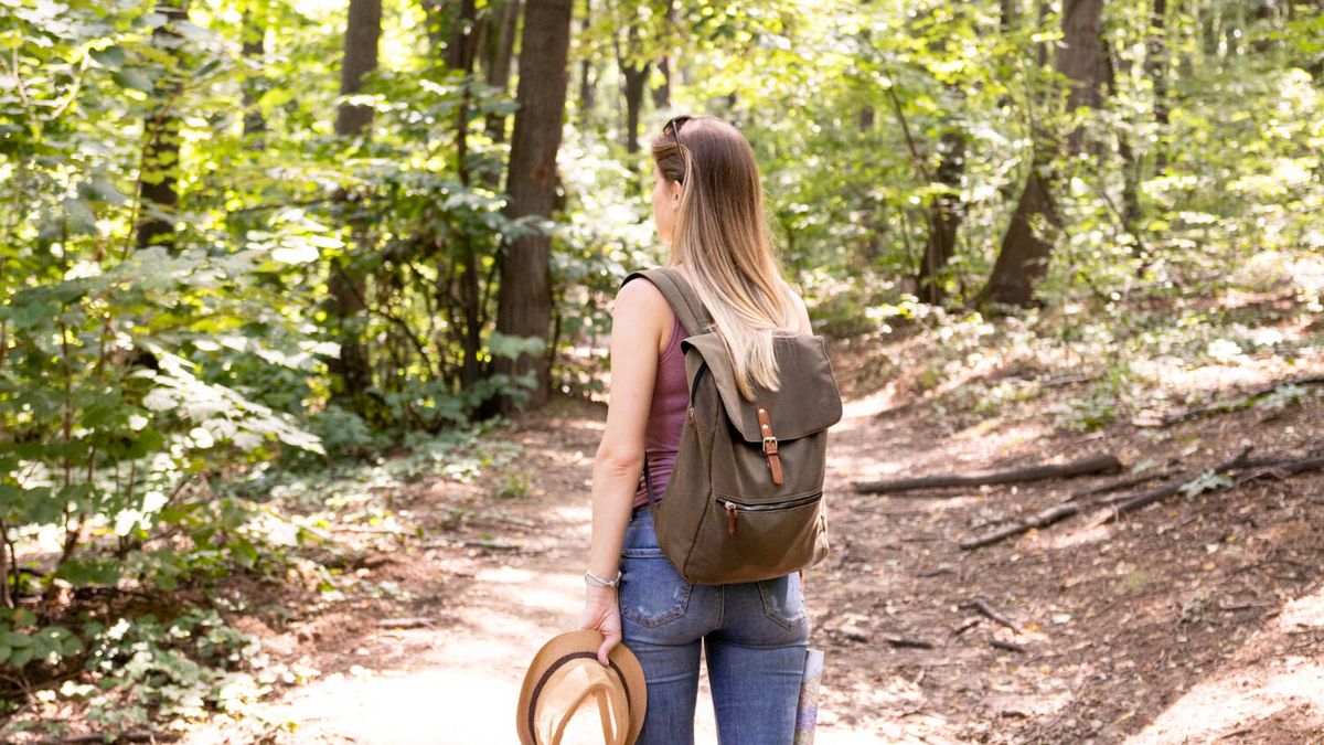El método de la caminata silenciosa que te ayuda a relajarte y a adelgazar en tu día a día