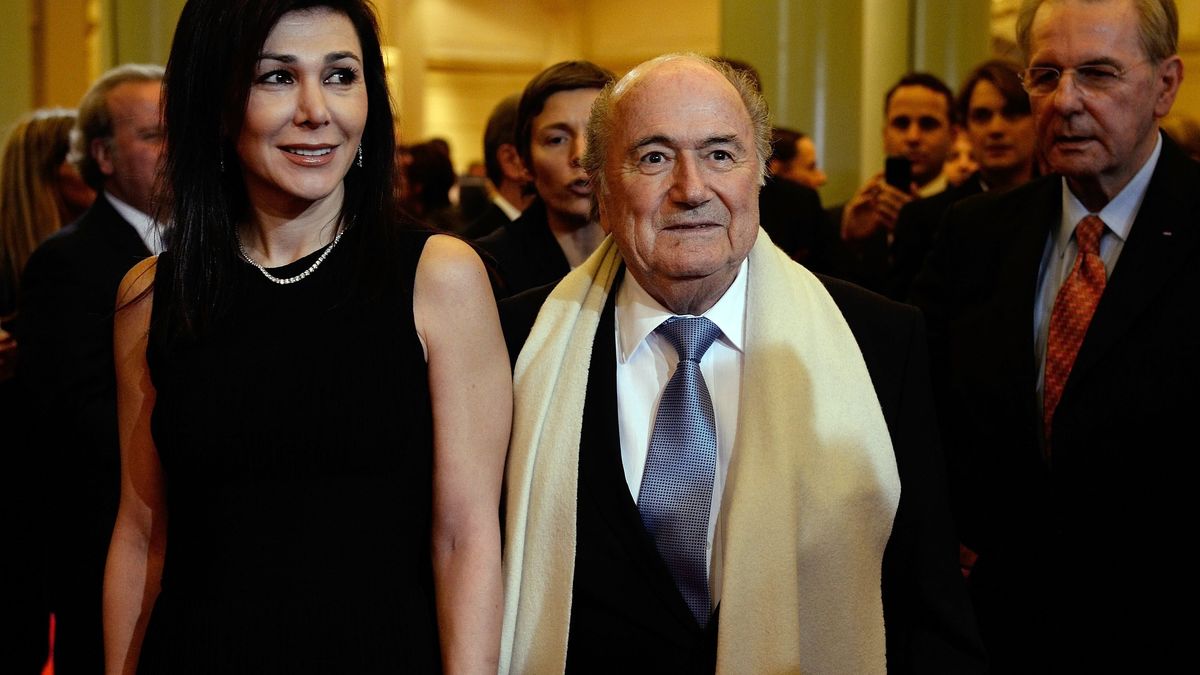 El lío de faldas del presidente de la FIFA