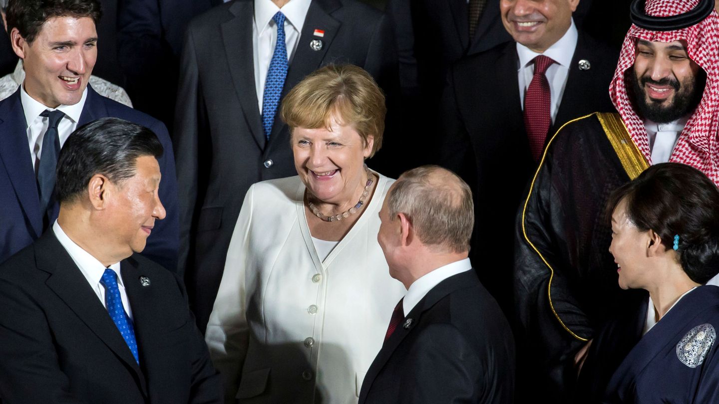 Angela Merkel conversa con Xi Jinping y Vladimir Putin en la última cumbre del G-20. (Reuters)