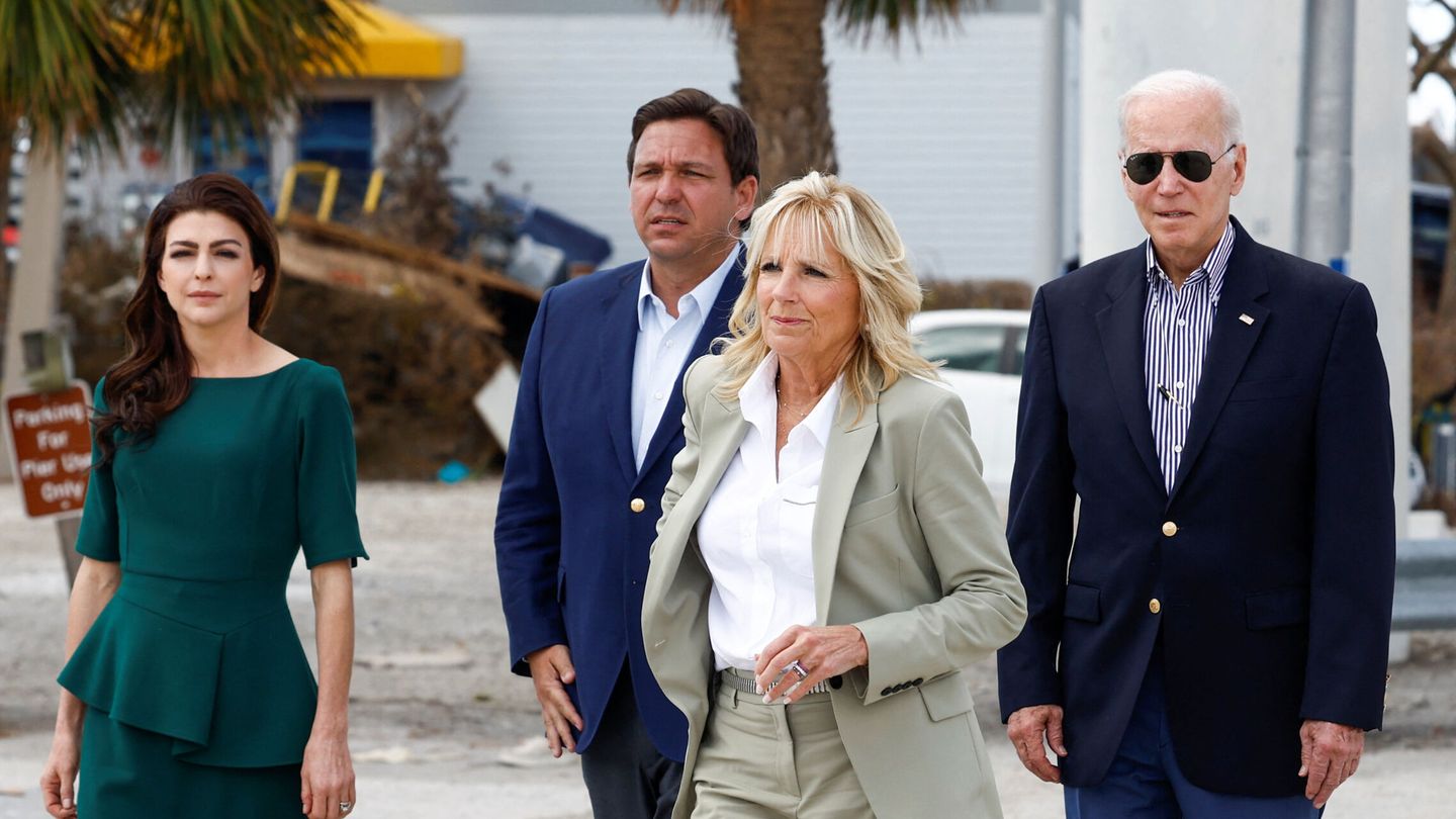Los DeSantis y los Biden, durante una visita a Florida de la pareja presidencial. (Reuters)