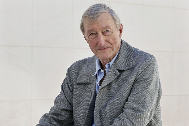 Foto de Julian Barnes, el escritor que se casó a los 79 años sin haber olvidado a la mujer de su vida