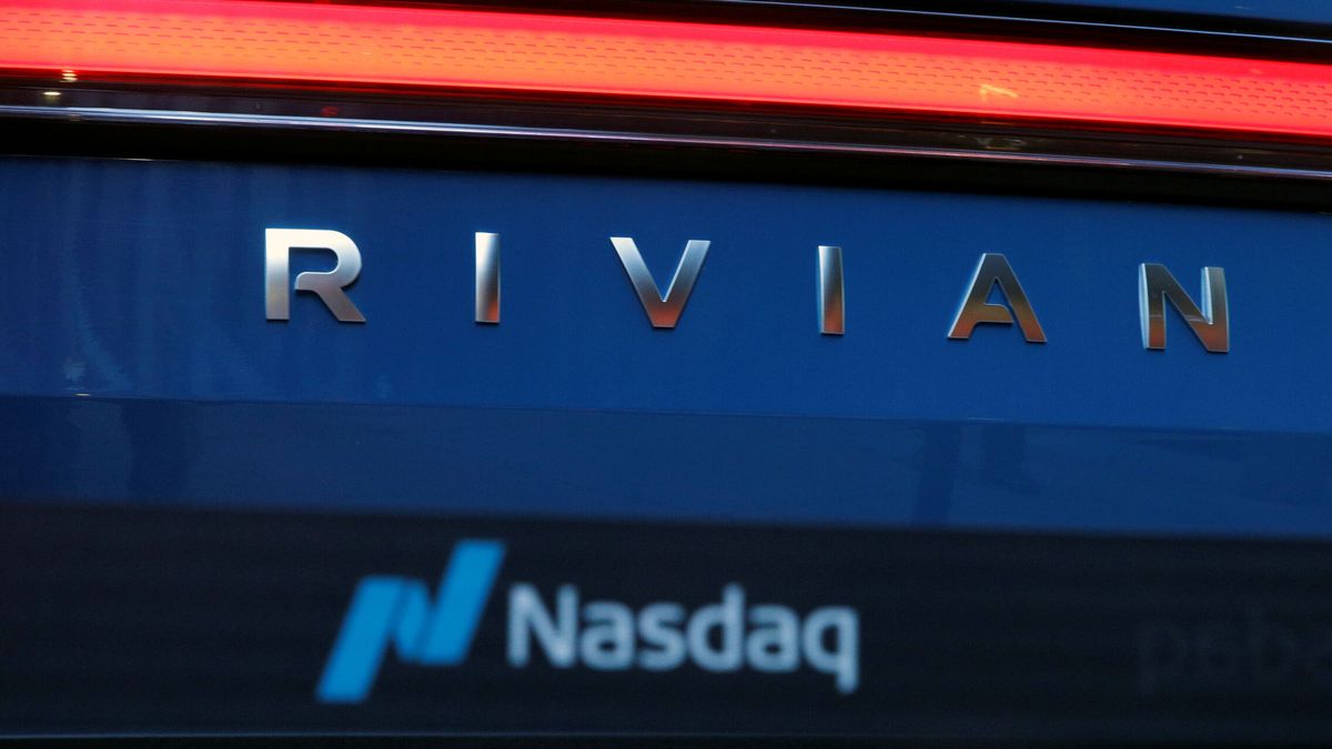 Rivian, el fabricante de vehículos eléctricos de Ford y Amazon, vuela un 30% en su debut