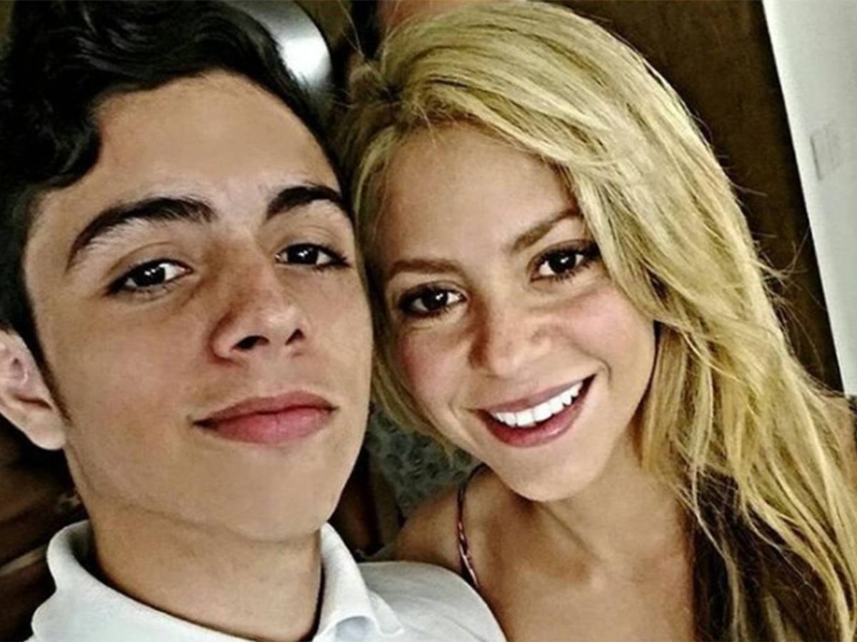 Foto: Shakira y su sobrino Shafik Mebarak. (Redes sociales)