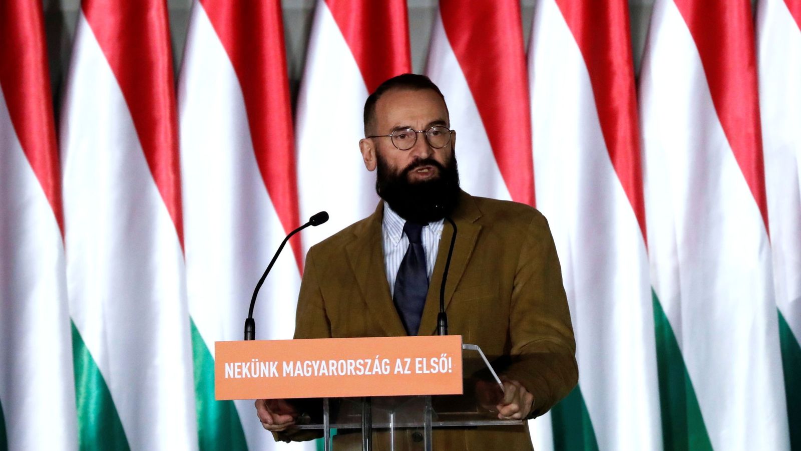 József Szájer, el miembro de Fidesz a quien pillaron en una orgía en Bruselas mientras estaban prohibidas las reuniones multitudinarias por la pandemia. (Reuters)