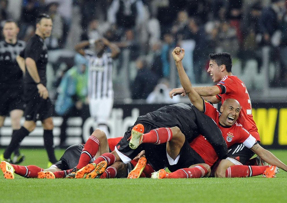 Foto: Jugadores del Benfica celebran el pase a la final de la Europa League (EFE)