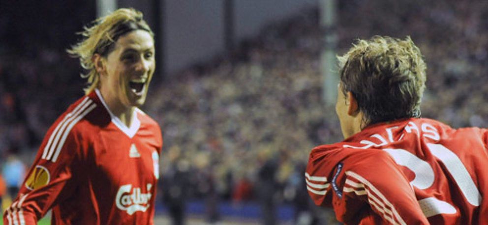 Foto: Fernando Torres y Kuyt guían al Liverpool hacia las semifinales
