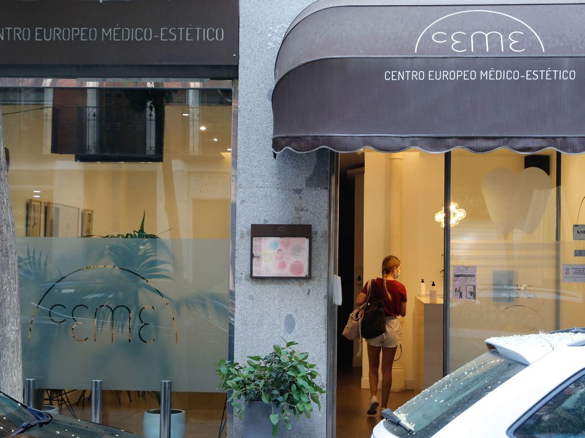 Foto: Entrada de la clínica CEME en Madrid. (EFE/Luis Millán)