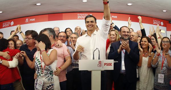 Foto: El vencedor de las primarias socialistas, Pedro Sánchez, comparece en Ferraz tras conocerse los resultados. (EFE)