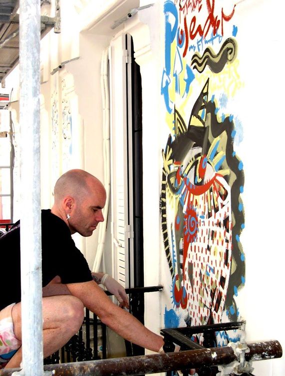 Jack Babiloni, pintando 'Todo es felicidad'. (JB)