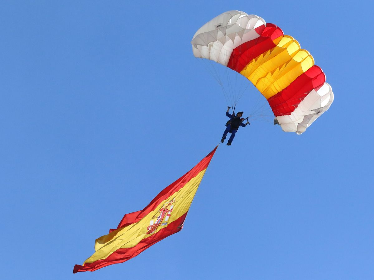 Foto: Ya lo hizo con anterioridad en Granada el pasado mes de junio durante el Día de las Fuerzas Armadas. (EFE/Pepe Torres)