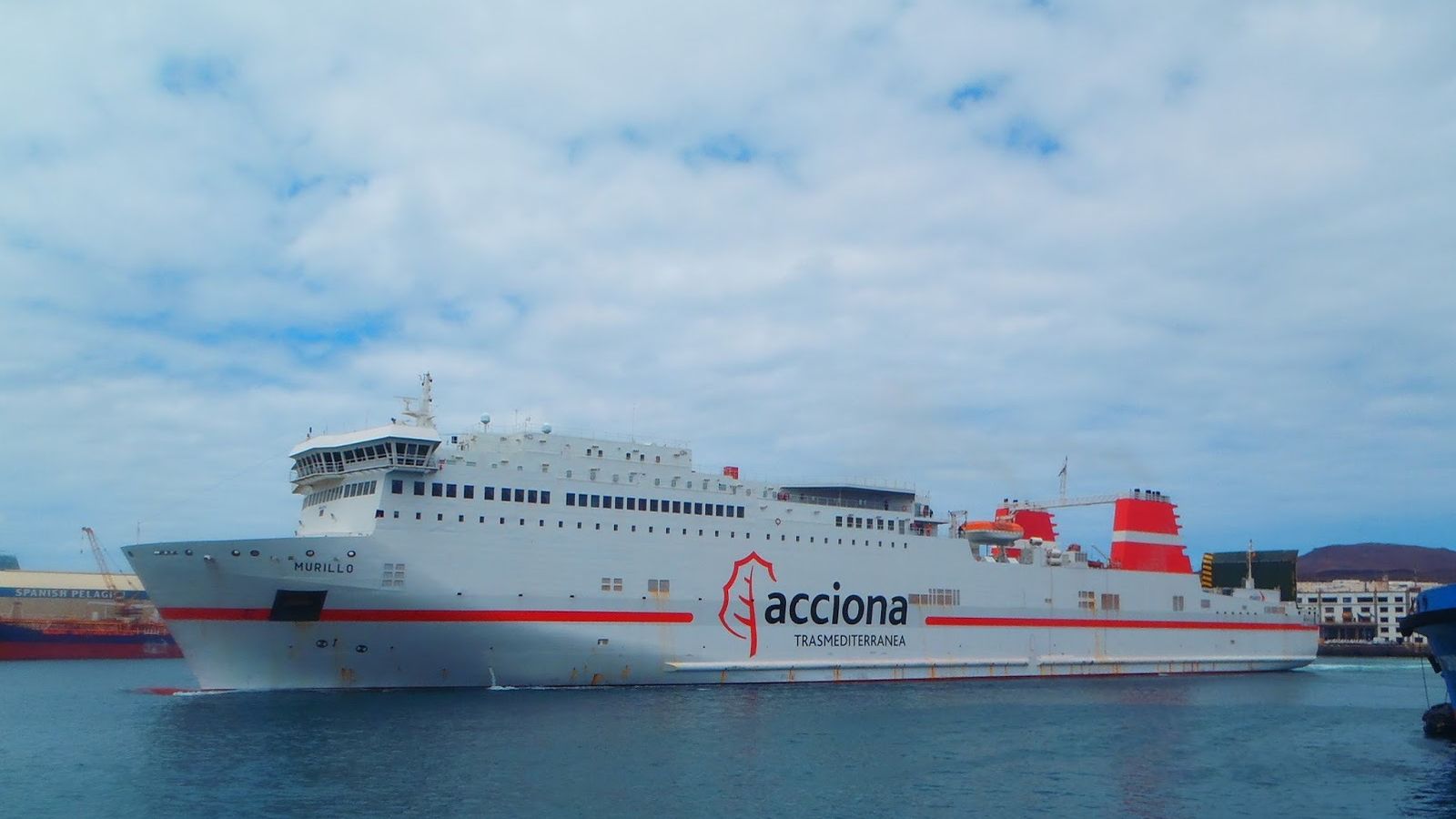 Foto: Ferry de Acciona Trasmediterránea.
