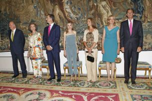 La Familia Real en la cena con las autoridades baleares en la Almudaina en 2011