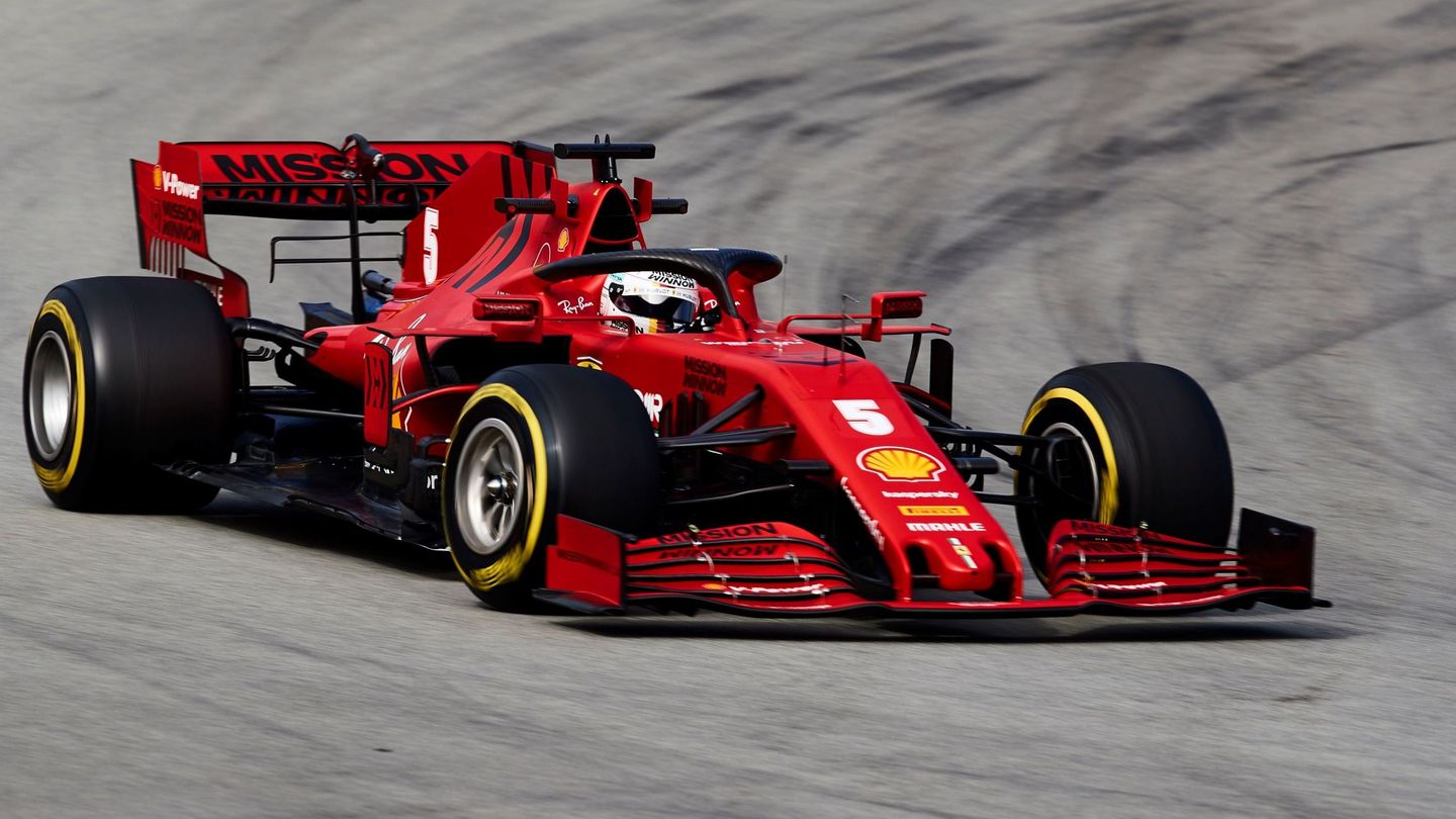 Sebastian Vettel durante los entrenamientos de pretemporada en Montmeló. (EFE)