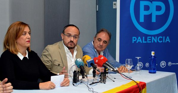 Foto: El portavoz del PP en el Parlamento de Cataluña, Alejandro Fernández Álvarez (c), en una foto de archivo. (EFE)