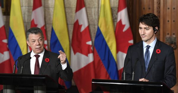 Foto: El presidente de Colombia, Juan Manuel Santos (i), junto al primer ministro canadiense, Justin Trudeau (d), el octubre de 2017. (EFE)