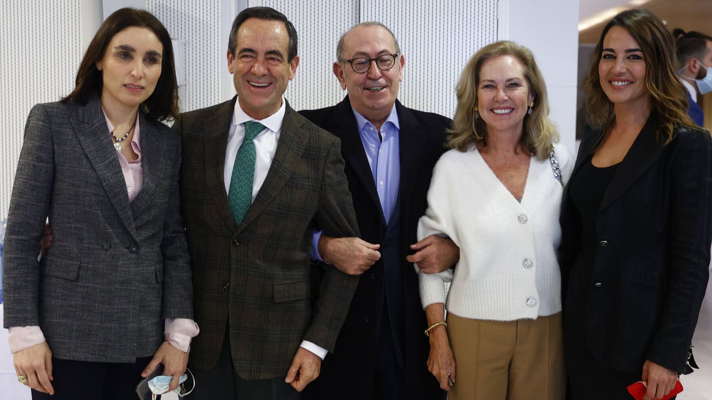 José Bono, Ana Rodríguez y Paloma Segrelles, entre otros. (Gtres)