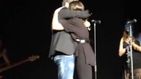 Alejandro Sanz sube a su hija Manuela al escenario en México