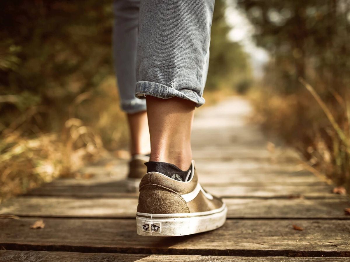 Foto: Caminar después de comer, un hábito a adoptar. (Pexels/Tobi)