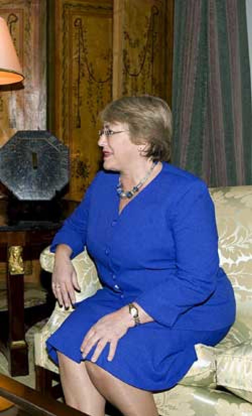 Foto: Michelle Bachelet saluda a la "vicepresidenta de la República de España"