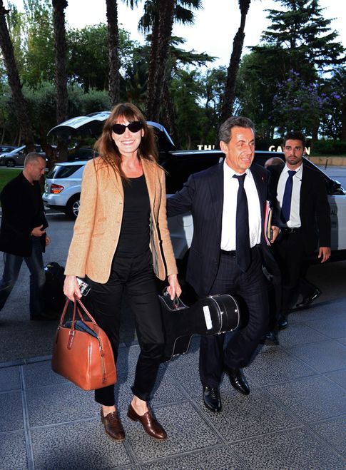 Sarkozy y Bruni por las calles de Barcelona (Gtres)